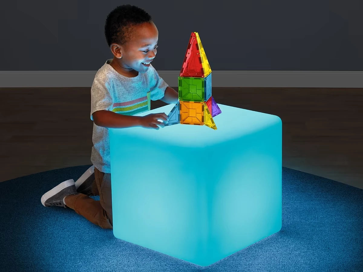 Color-Changing Light Cube - US 4525