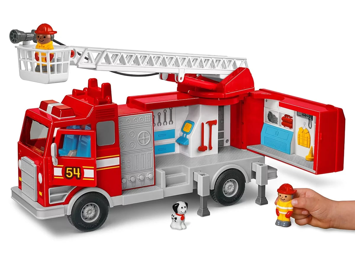 Real-Action Fire Engine - US 8595