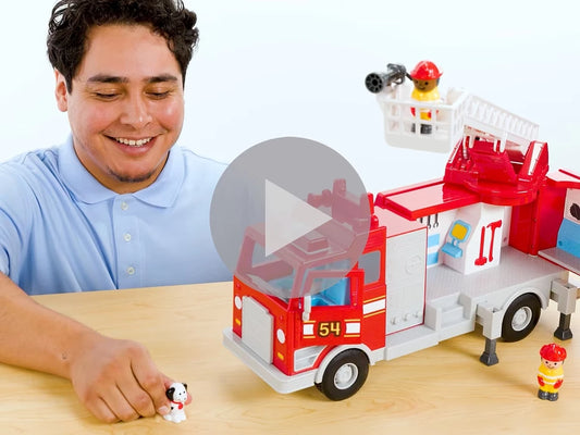 Real-Action Fire Engine - US 8595