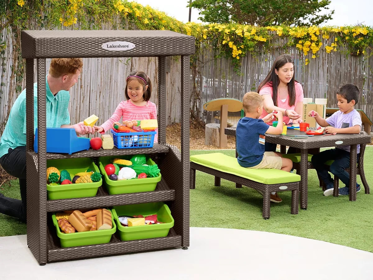 Outdoor Pretend & Play Market - US 2938