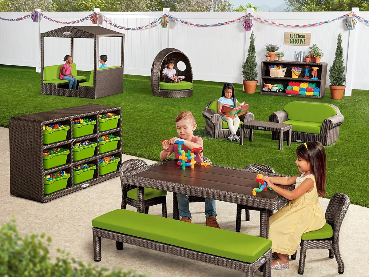 Outdoor Lounge & Play Bungalow - US 5316