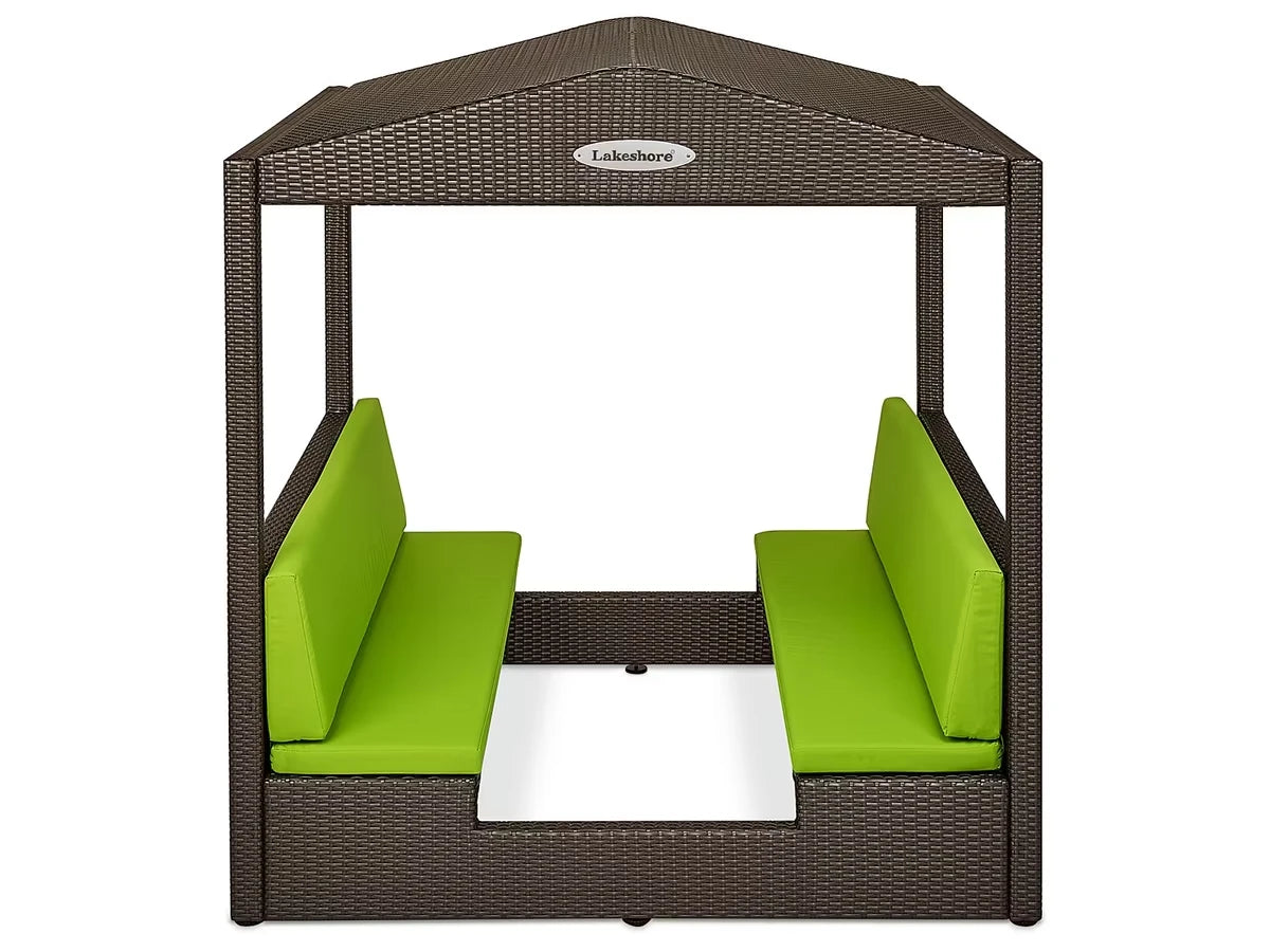 Outdoor Cozy Cabana - US 9337